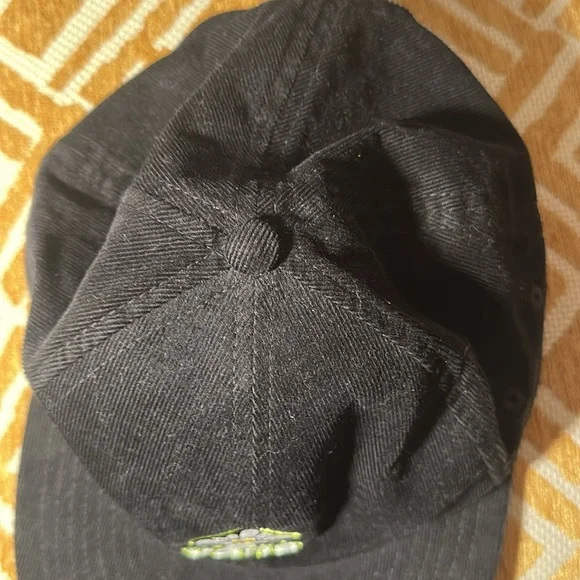 (unisex) VANS Hat with 🙂🍄 logo - Picture 5 of 9